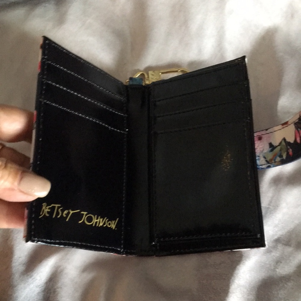 New Betsey Johnson Watercolor Flap Wallet - Picture 3 of 4